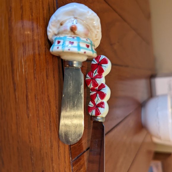 Bundle of 2 Holiday Butter/Cheese Stainless Steel Spreaders Snowman & Peppermint - Picture 1 of 8